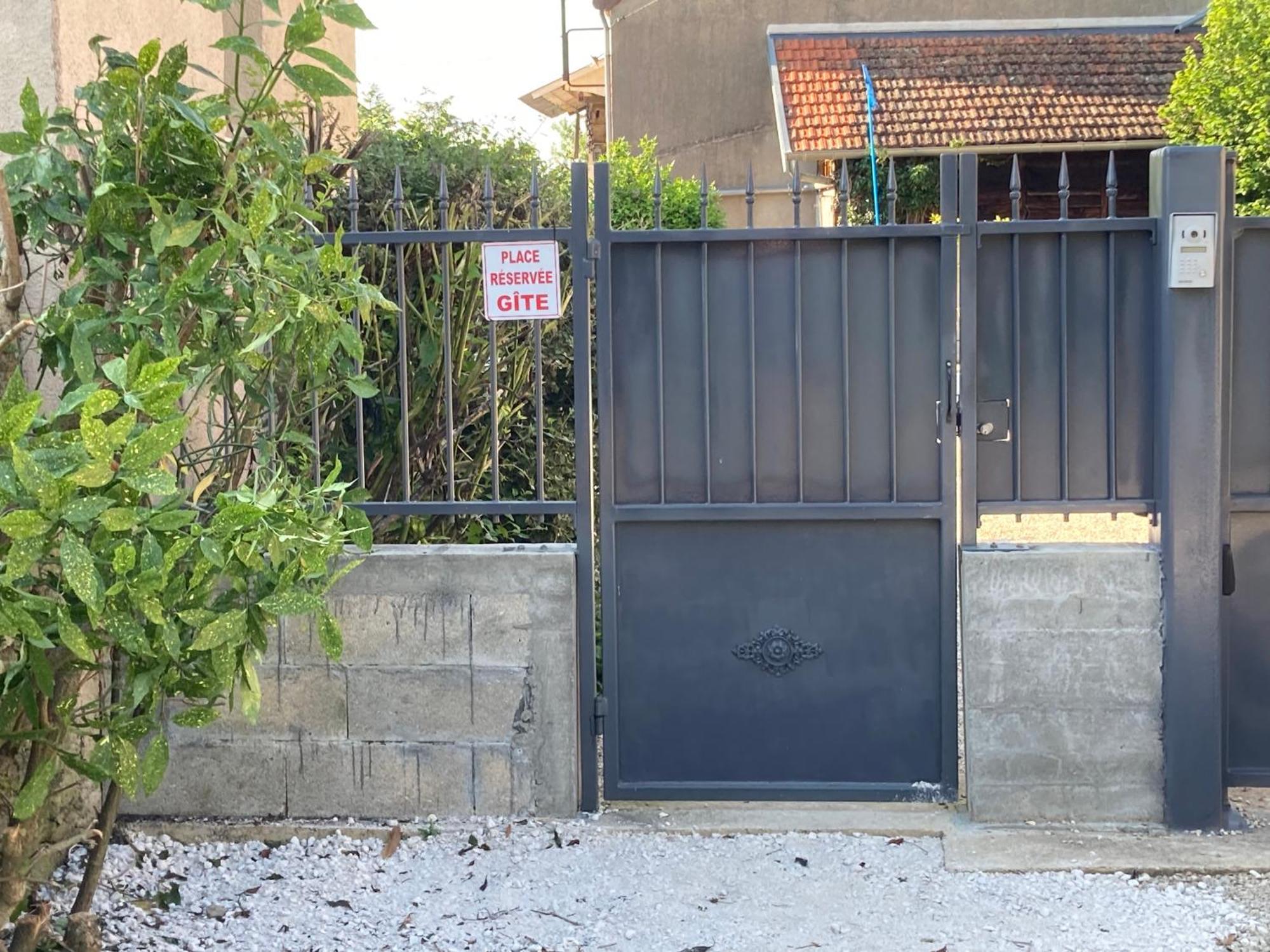 Gite Des Bons Voisins Marigny-le-Cahouet Экстерьер фото